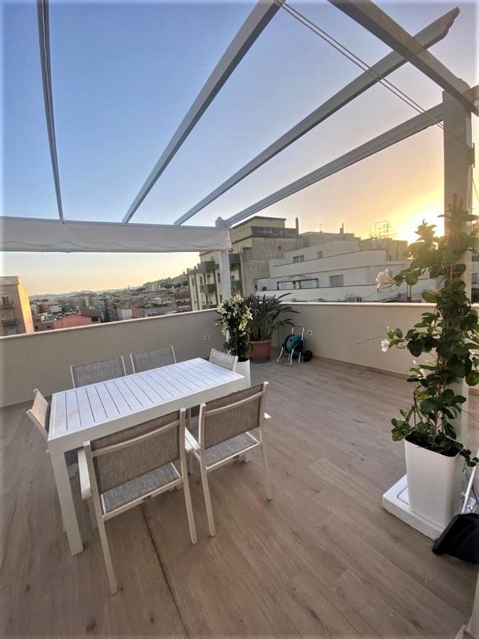 Апартаменты Rossini Penthouse Кальяри Экстерьер фото